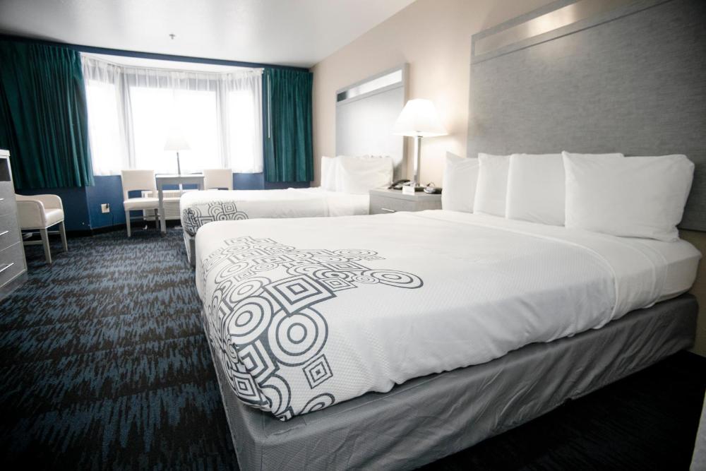 Queen Room with Two Queen Beds interior